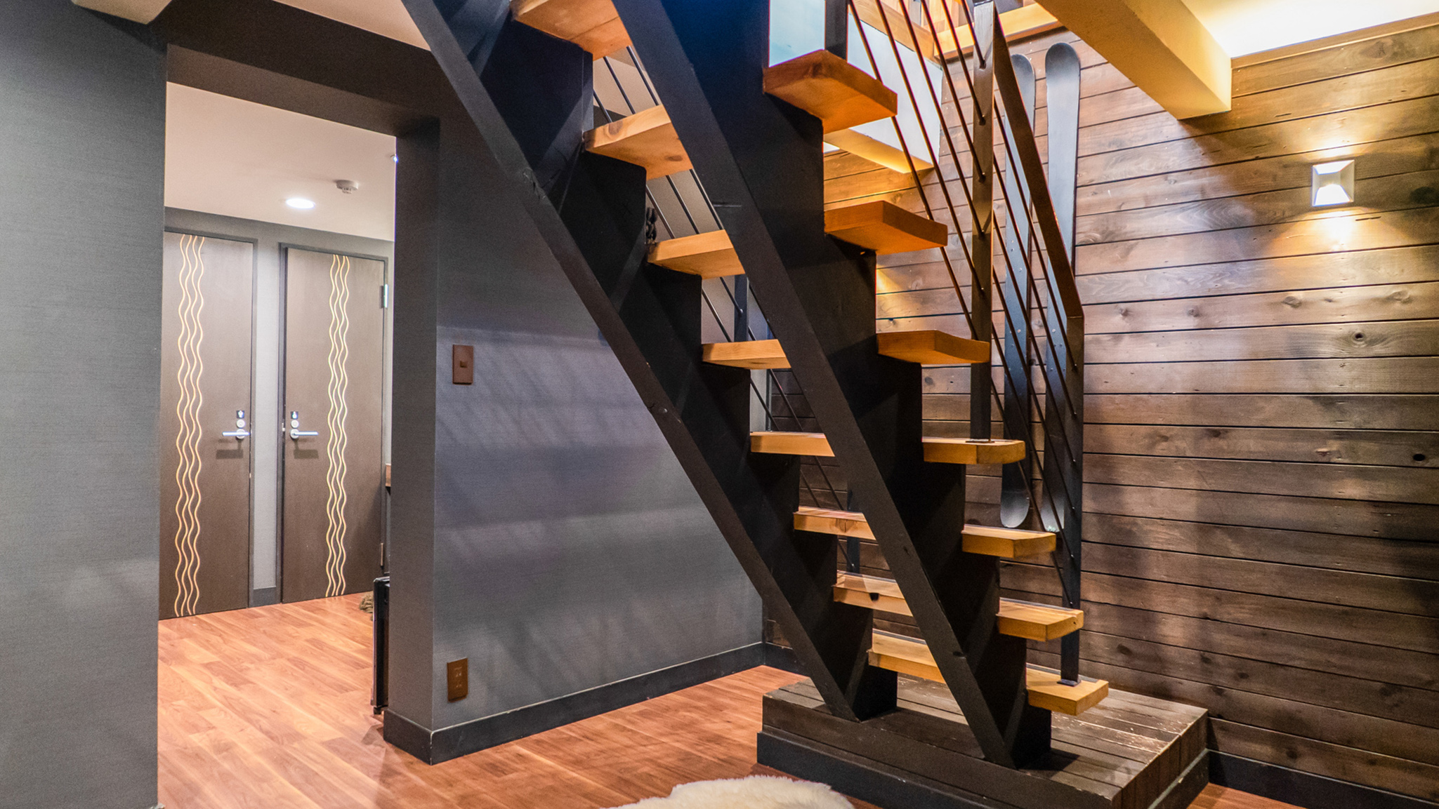 Momiji Lodge - Ground Floor Going Up Momiji Lodge - Ground Floor Going Up